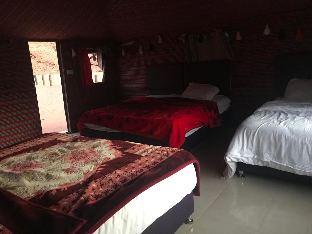 Black Irish Camp And Tours Hotel Wadi Rum Luaran gambar