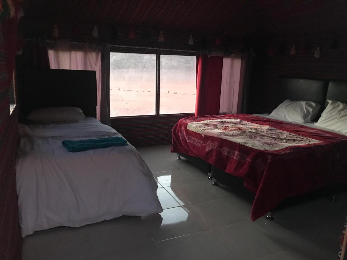 Black Irish Camp And Tours Hotel Wadi Rum Luaran gambar