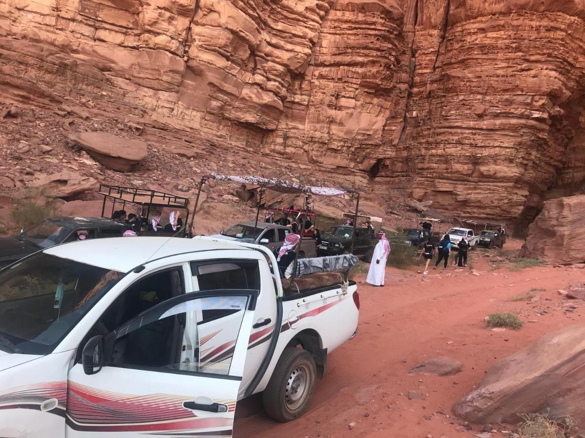 Black Irish Camp And Tours Hotel Wadi Rum Luaran gambar