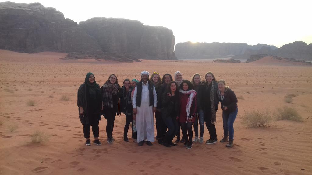 Black Irish Camp And Tours Hotel Wadi Rum Luaran gambar