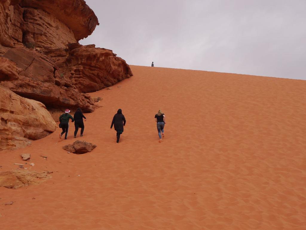 Black Irish Camp And Tours Hotel Wadi Rum Luaran gambar