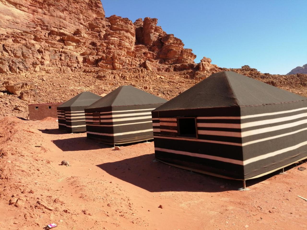 Black Irish Camp And Tours Hotel Wadi Rum Luaran gambar